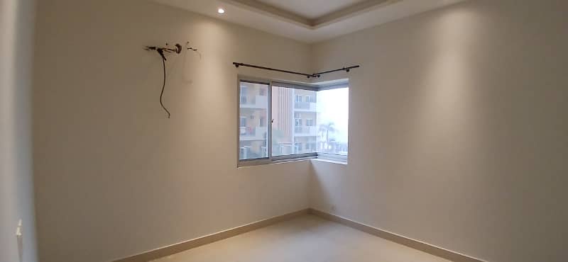 Luxurious 2-Bedroom Apartment Facing Courtyard un Furnished Available For Rent Near Dha Phase 4 4