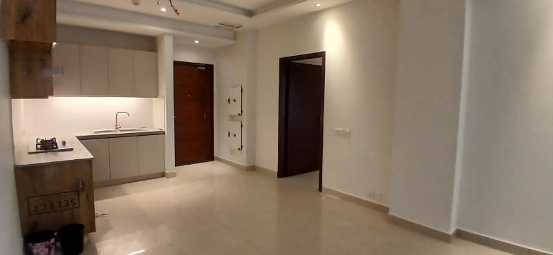 Luxurious 2-Bedroom Apartment Facing Courtyard un Furnished Available For Rent Near Dha Phase 4 5