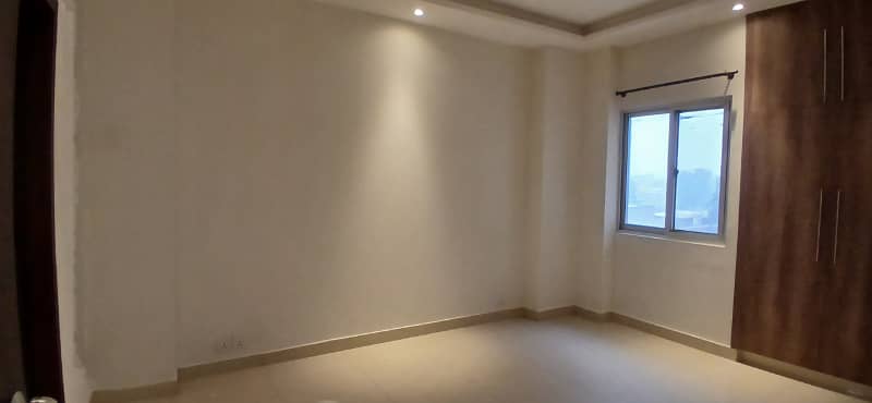 Luxurious 2-Bedroom Apartment Facing Courtyard un Furnished Available For Rent Near Dha Phase 4 8