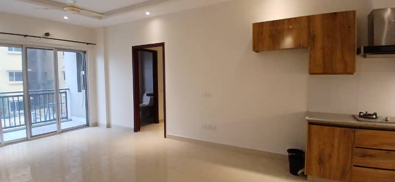 Luxurious 2-Bedroom Apartment Facing Courtyard un Furnished Available For Rent Near Dha Phase 4 10