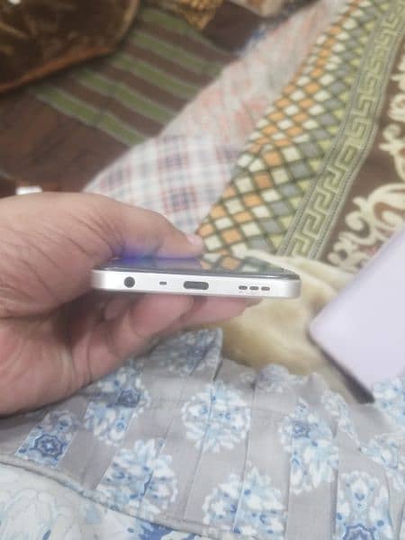 Oppo A57 6/128 with box charger 4