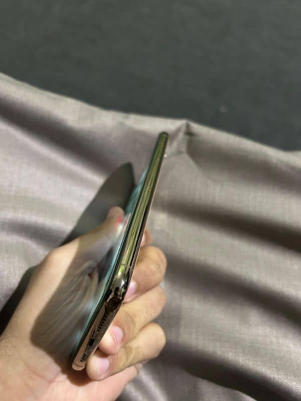 iphone 11 pro max 6