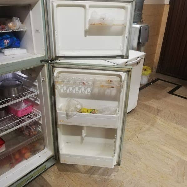 Philips Whirlpool Fridge 2