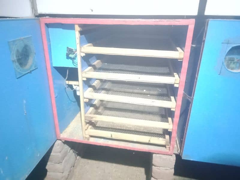 egg hech machine 550 egg storage 4