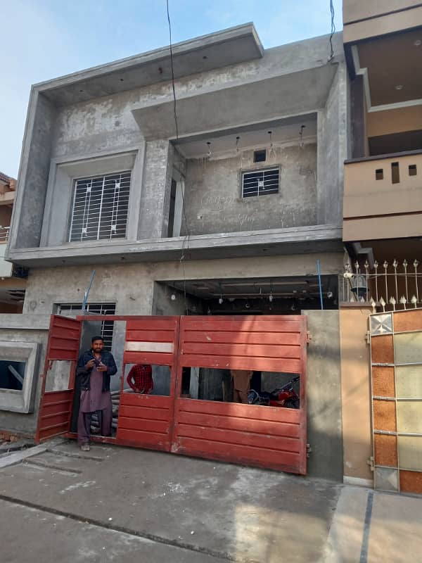 5 marla 3 bed double story house for rent prime location of wapda town faiz 1. 0