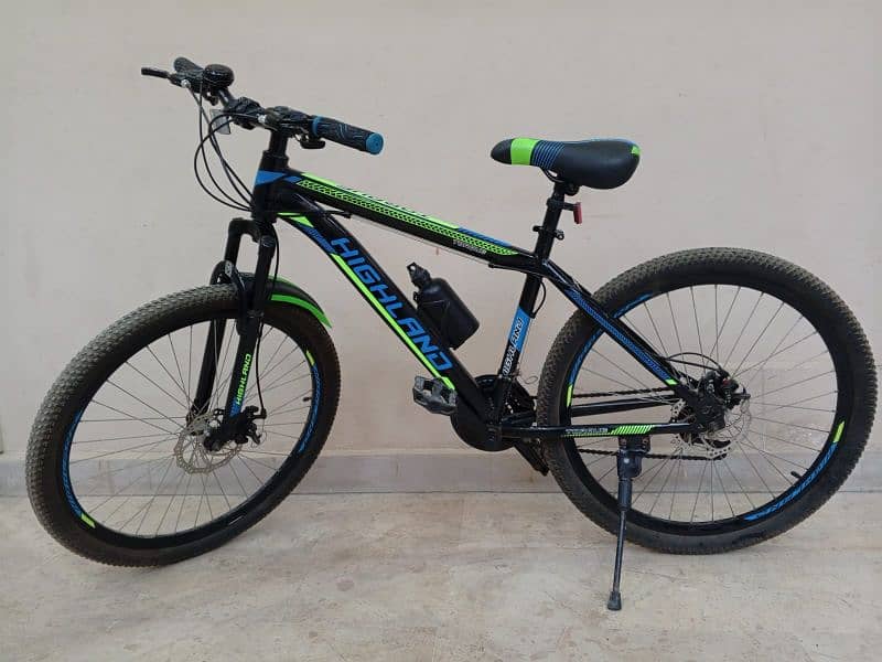 Highland Mountain Bike ( Disc Brakes) or Bicycle 0