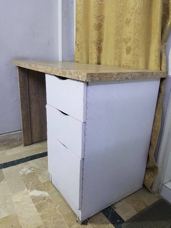 study Table and cupboards for sell 1