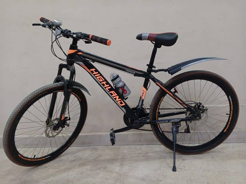 Highland Mountain Bike (Disc Brakes )or Bicycle 0