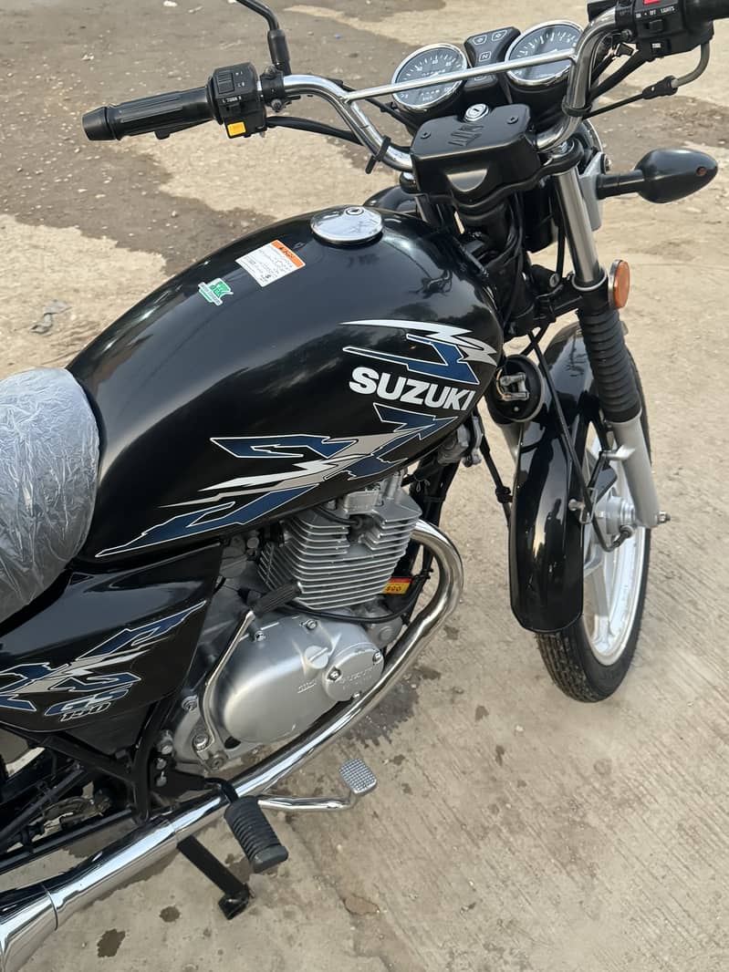 Suzuki GS 150 brand new just 2996 kilometres running urgent sell 1