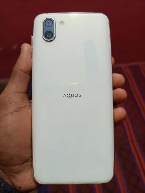 sharp Aquos r2 0