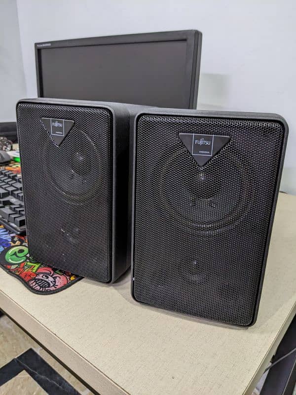 Fujitsu speakers 2