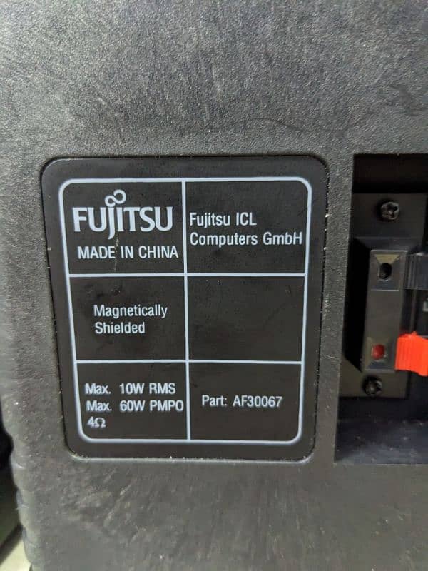 Fujitsu speakers 4