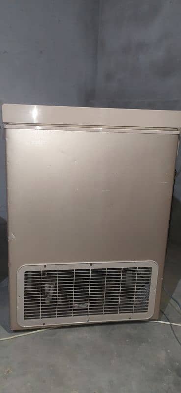 Dawlance Deep freezer Inverter 4