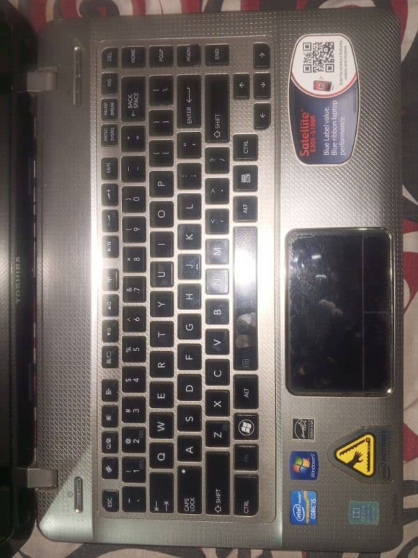 Toshiba laptop core i5 2nd 4gb 128gb SSD for sale urgent 8