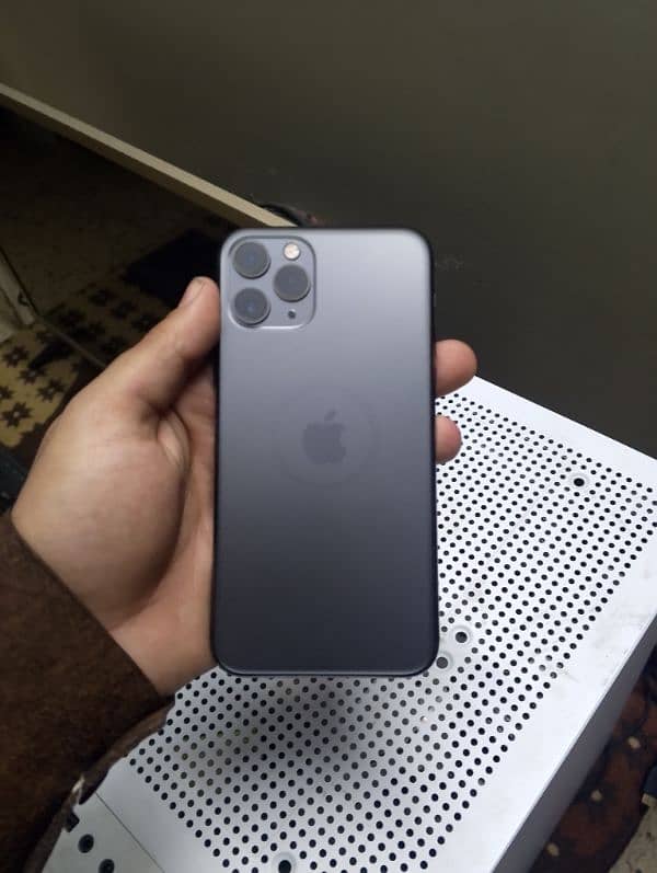 iphone 11 pro 4