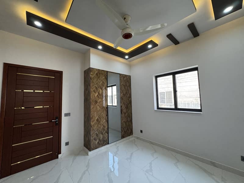 5 Marla Luxury House For Sale In Bismillah Housing Scheme 10