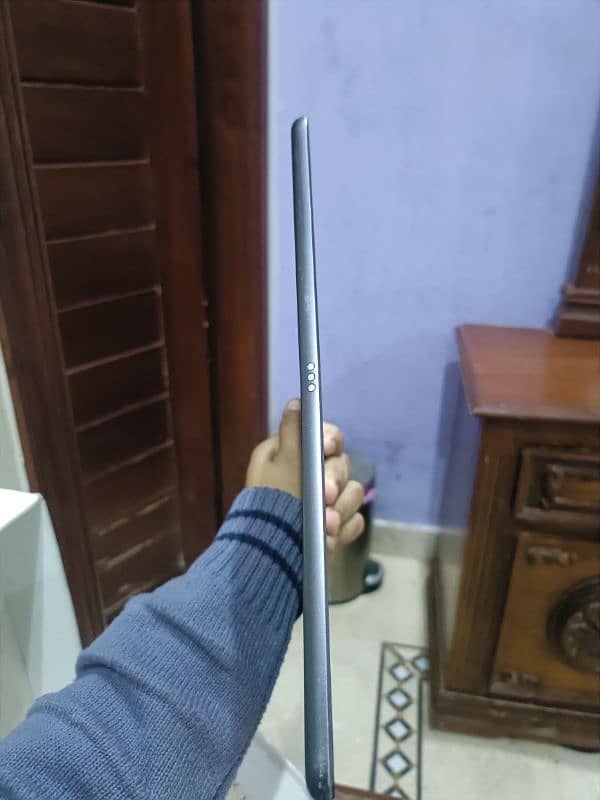 Condition 10/9 ipad 7 generation 32 gb 3