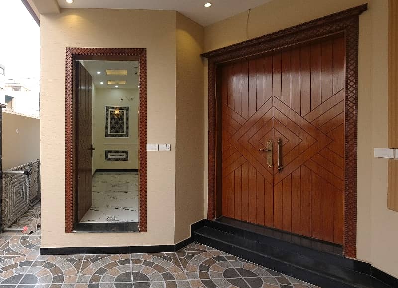 5.38 Marla Luxury House For Sale In Bismillah Housing Society GT Road Manawan Lahore. 4