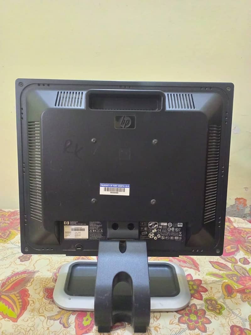 17 inch Hp Monitor For Sale. 1