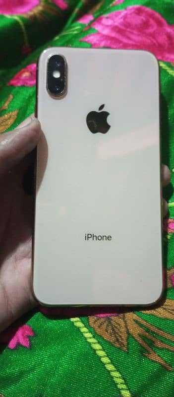 I phone xs 256 pta with box btry75 all ok exchange possibl 03087144371 3