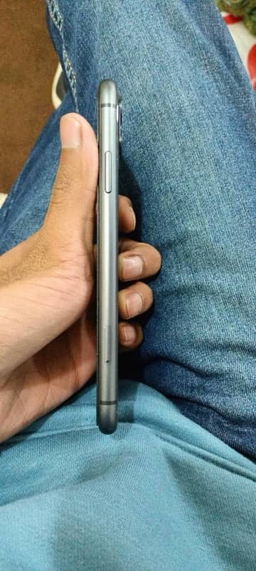 Iphone 11 JV 64GB 10/10 Condition 2