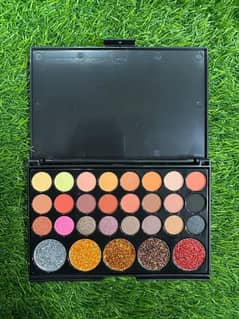 24 multicolor matte and glitter eyeshadow palette -1 pcs of Glamour