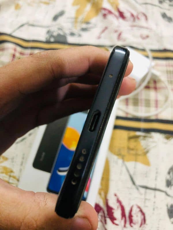 Redmi note11 charger+ Box 4