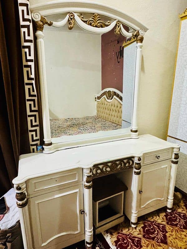 bed with dressing table and side tables 4