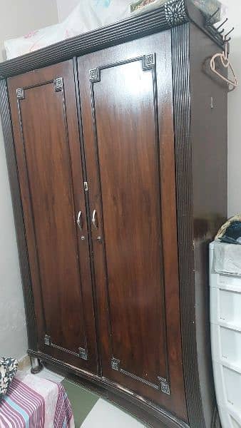 Wardrobe & Cupboard 0