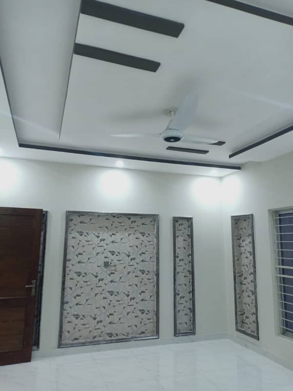 1 KANAL SPECIOUS BRAND NEW UPPER PORTION FOR RENT 3