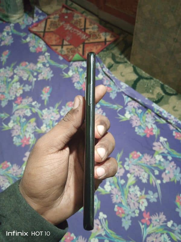 One plus 8 10/10 condition 5