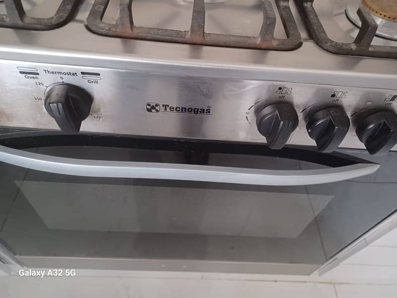 Tecnogas 5 burner stove with oven - very good condition 2