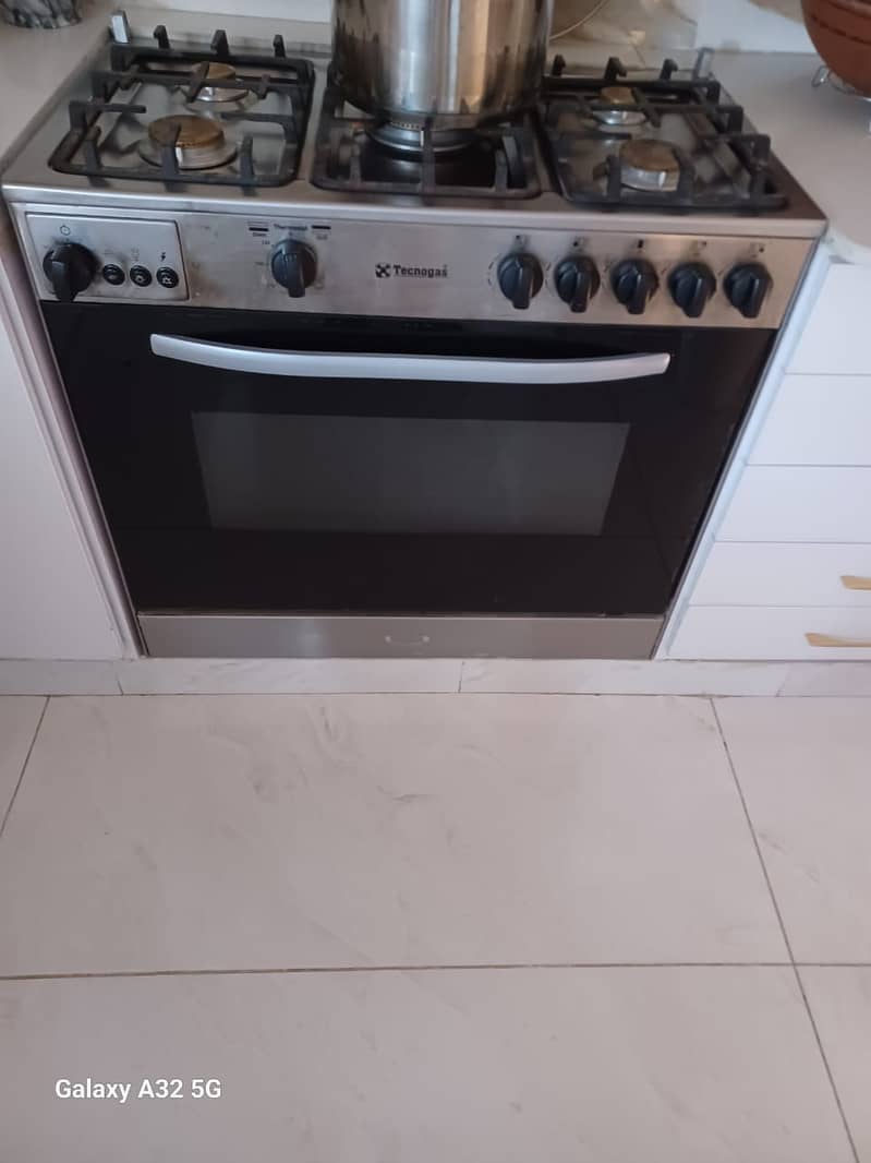 Tecnogas 5 burner stove with oven - very good condition 3