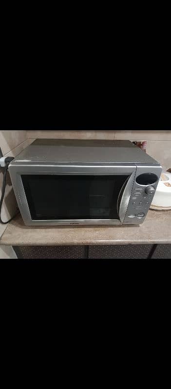 Microwave oven Samsung 42 Liter full size. . . Made in korea 0