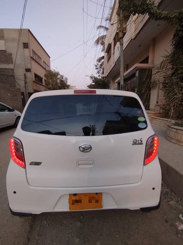 Daihatsu Mira 2015 4