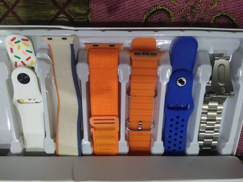 smart watch with 7 beautiful straps 1