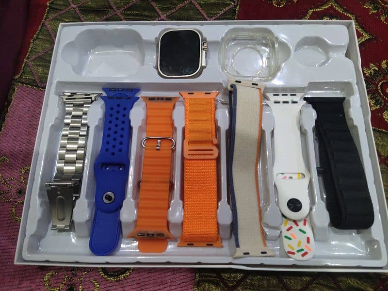 smart watch with 7 beautiful straps 2