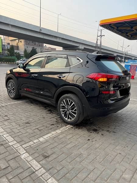 Hyundai Tucson AWD full options 3