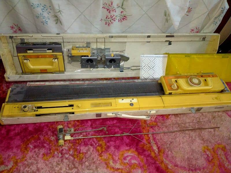 Brother knitting machine KH-840 4