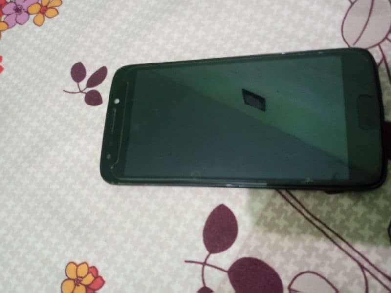 moto E4 for sale working condition 0