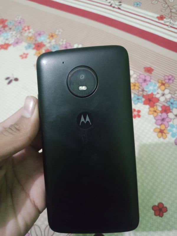 moto E4 for sale working condition 2