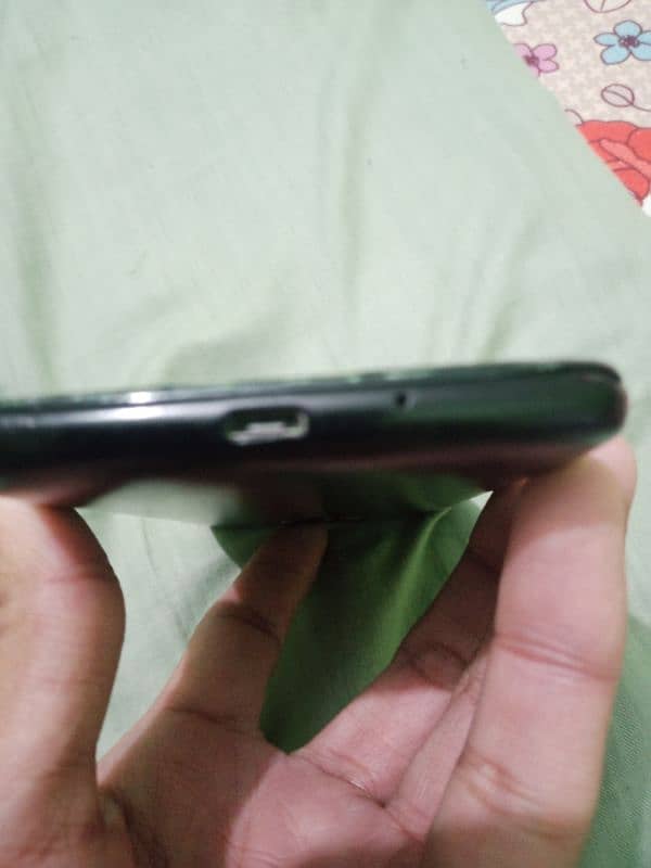 moto E4 for sale working condition 5