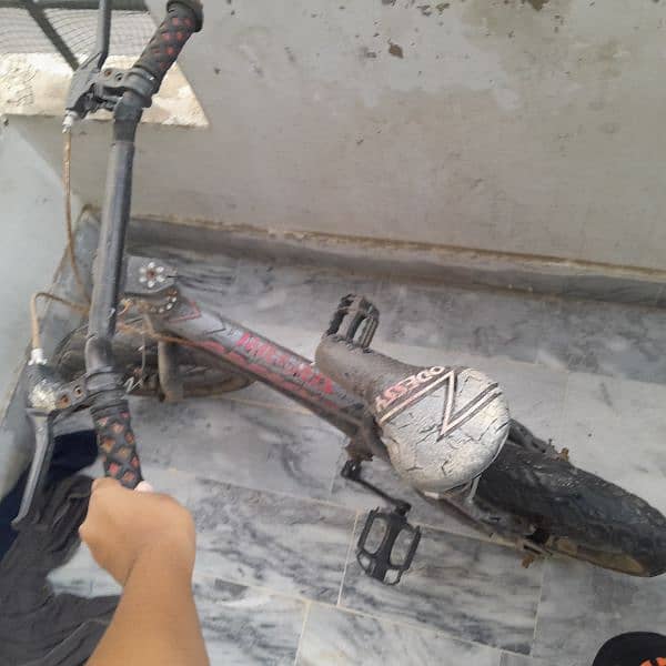 BMX CYCLE FOR SALE NEW AS NEW 3