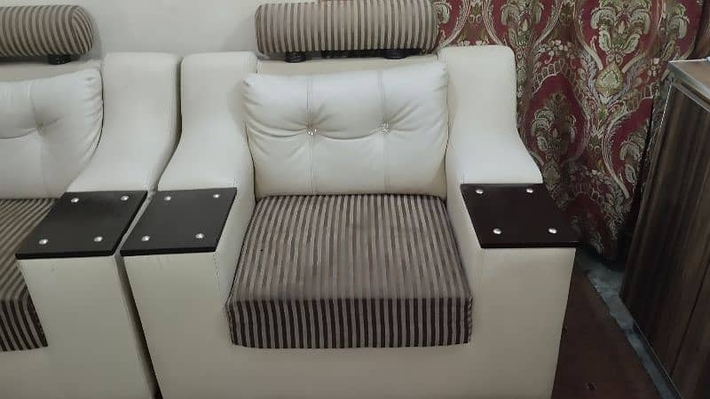 6 seater sofa set for sale in excellent condition 1