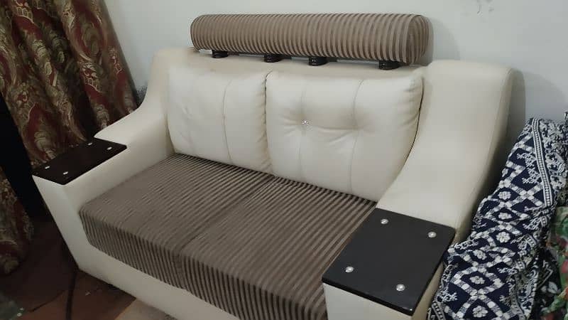 6 seater sofa set for sale in excellent condition 4