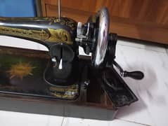 Singer Sewing Machine (As Good As New)