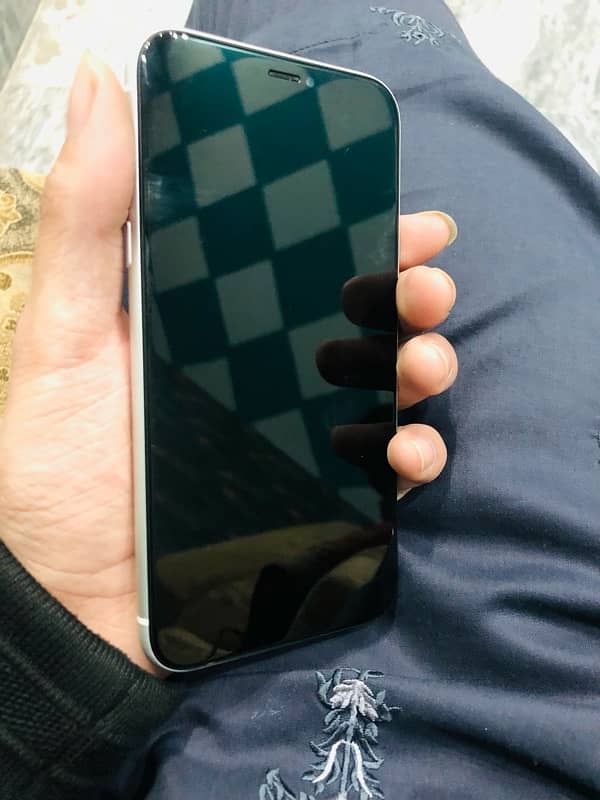 I phone Xr hai total original hai water pack hai 1