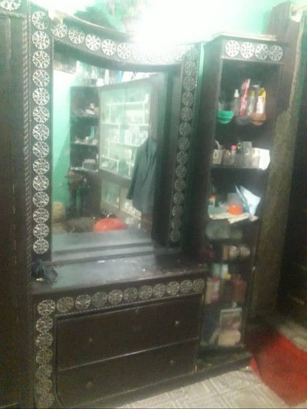 Dressing Table for sale 0