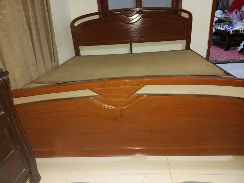 Master bed n Queen bed 1