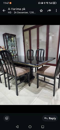 Dining table for sale